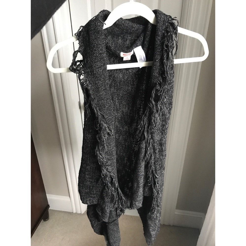 NWOT Sleeveless fringe cardigan